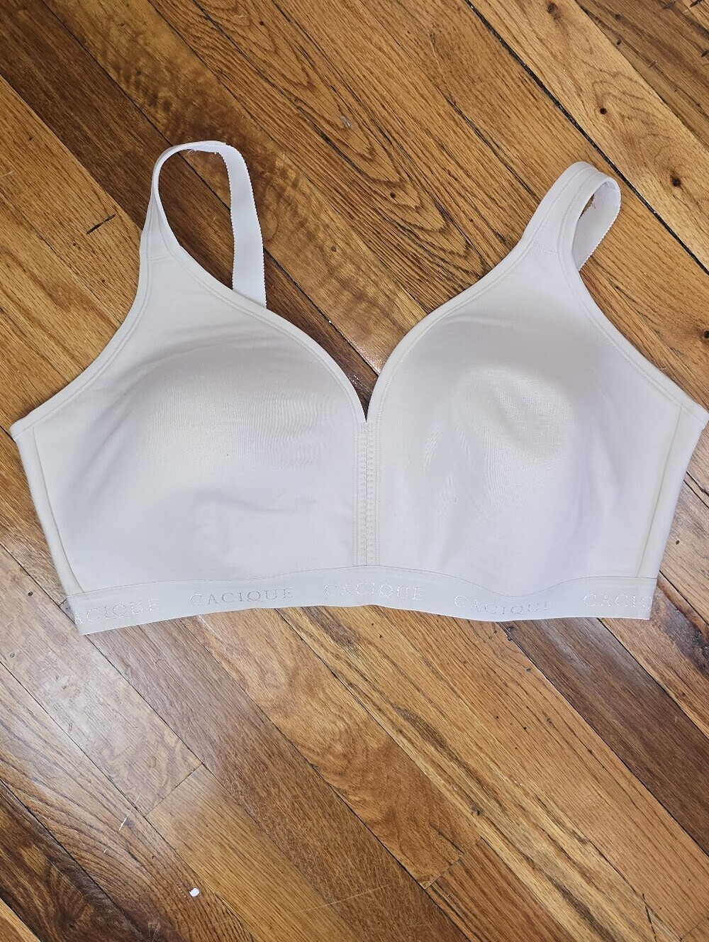 Cacique Lightly Lined Smooth Wireless Bra in Light Cream 44DDD